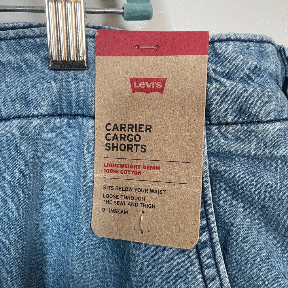 Levis Men 44 Blue Denim Lightweight Carrier Cargo Shorts Light Wash 100% Cotton - Picture 4 of 10